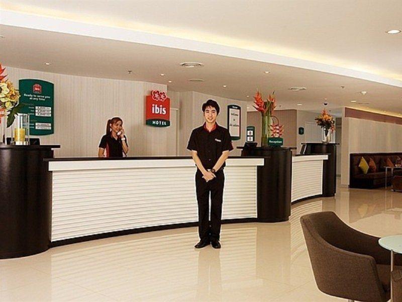 曼谷沙吞宜必思酒店